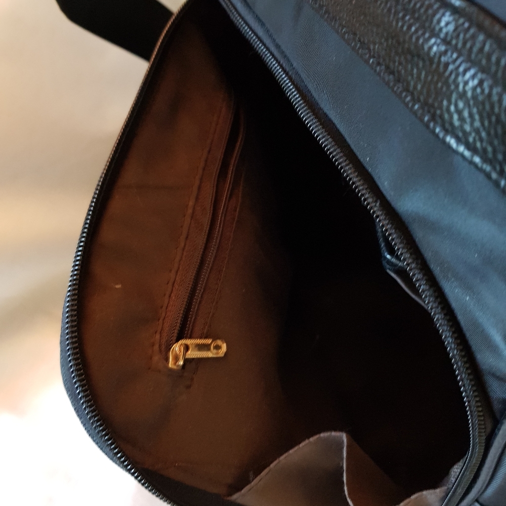 Backpack - Picture 7 of 9